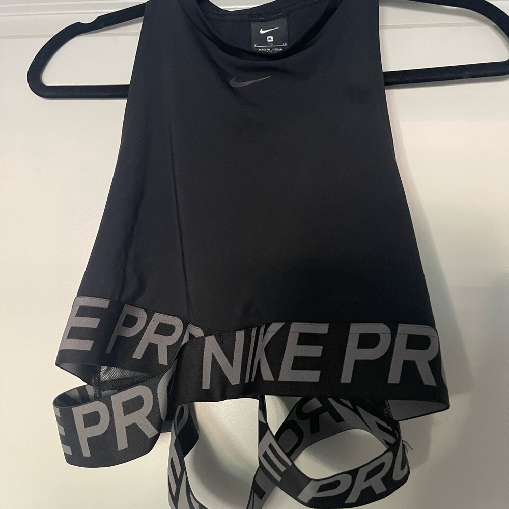 Sports bra